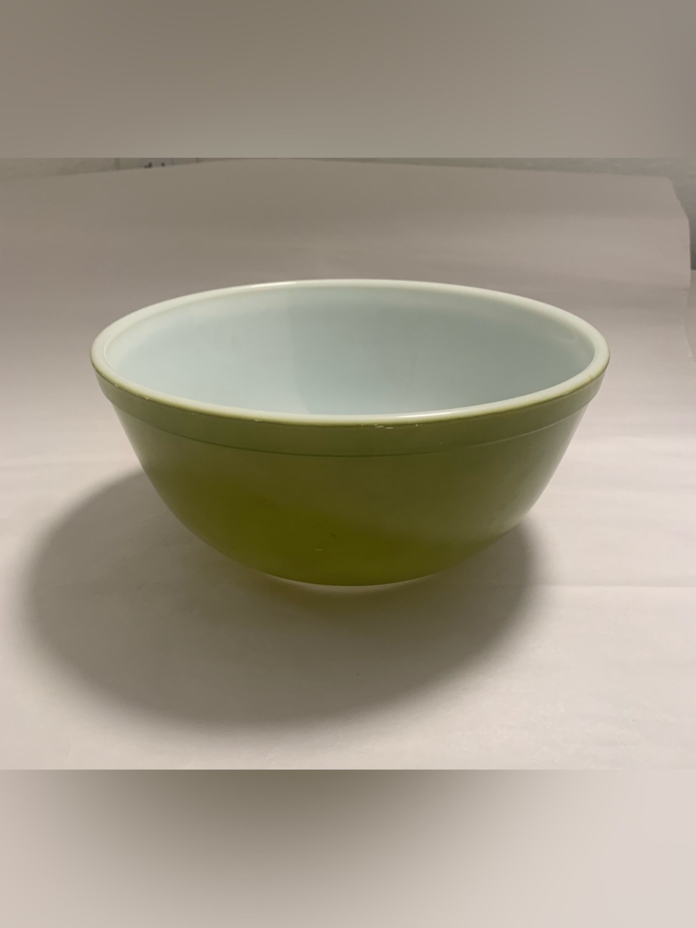 VTG Pyrex VERDE GREEN 2.5 QT, 8-INCH Mixing Bowl #403